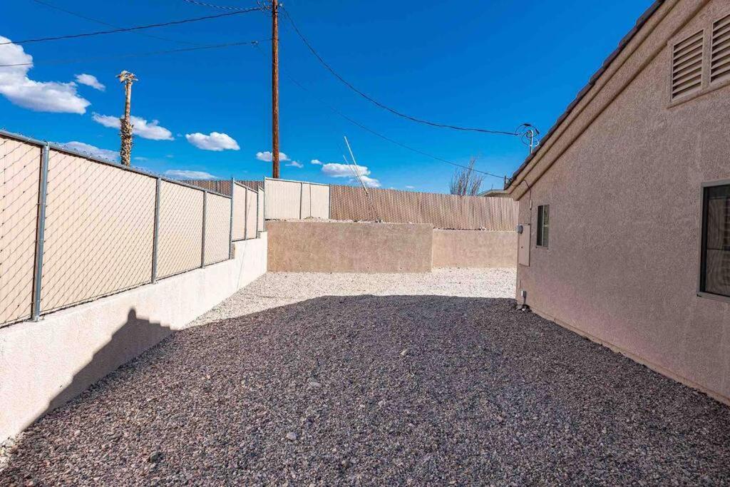Hot Tub . Spacious . Pets . Central . Boat Parking Lake Havasu City Bagian luar foto